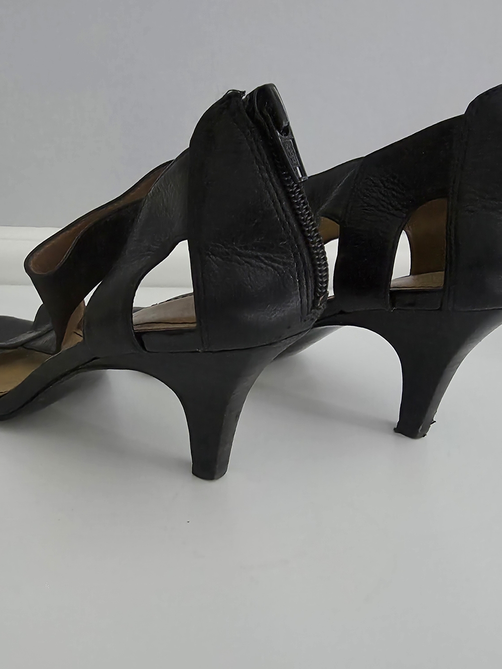 Women's Nine West Black Leather Cutout Zip-Back Sandals